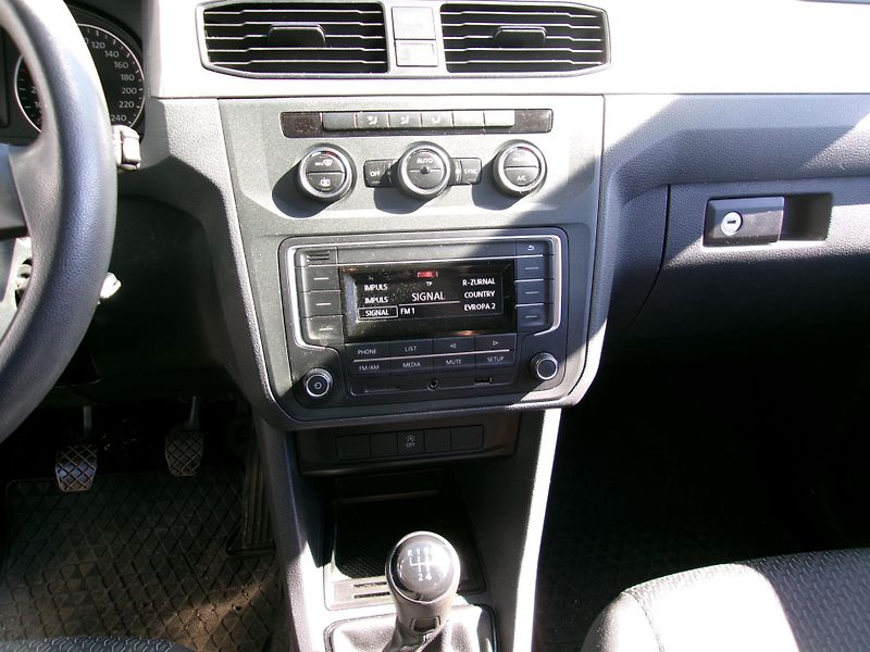 Volkswagen Caddy Maxi - fotka 15 z 18