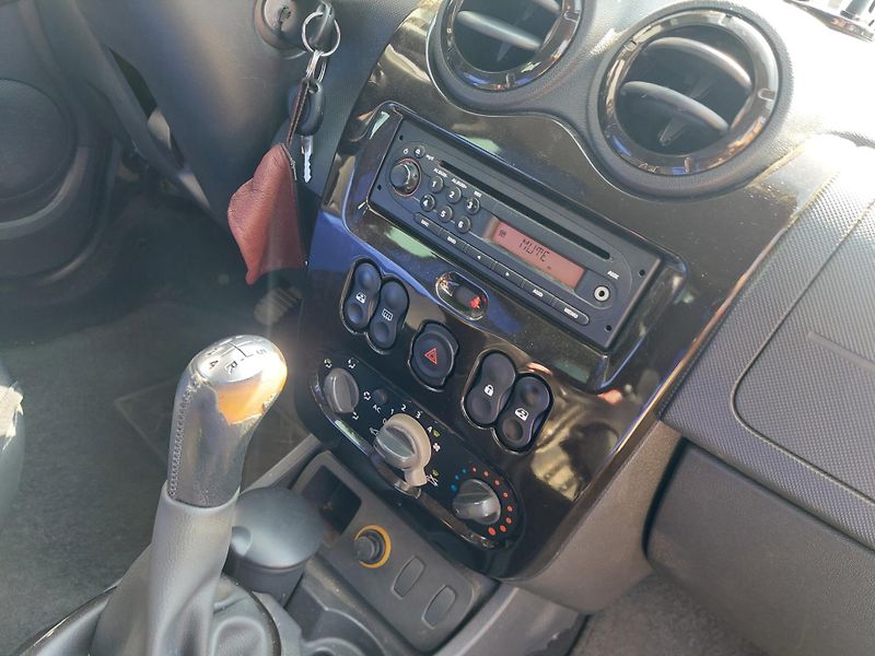 Dacia Duster (2011) 1.6i-16V - fotka 20 z 32