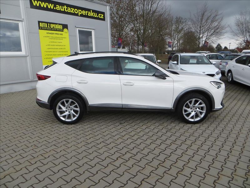 Cupra Formentor 1,5 TSI 110Kw DSG ACC LED ČR - fotka 9 z 22