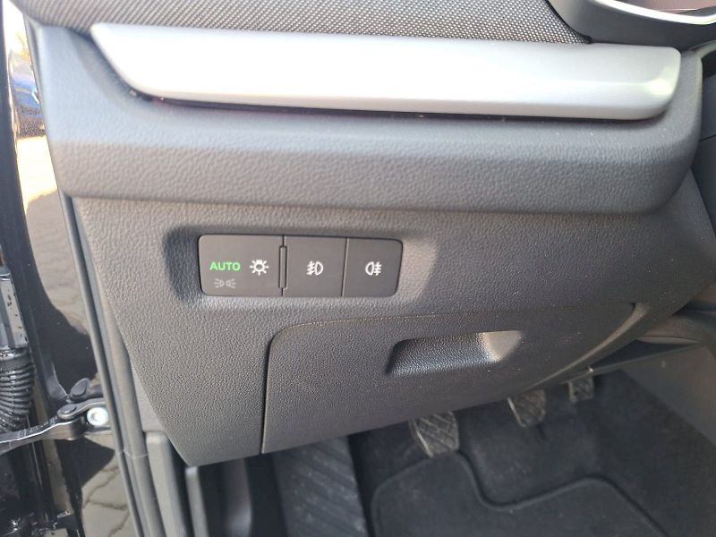 Škoda Octavia (2023) COMBI / 2.0 TDI / 85 kW / 6MP - fotka 20 z 33