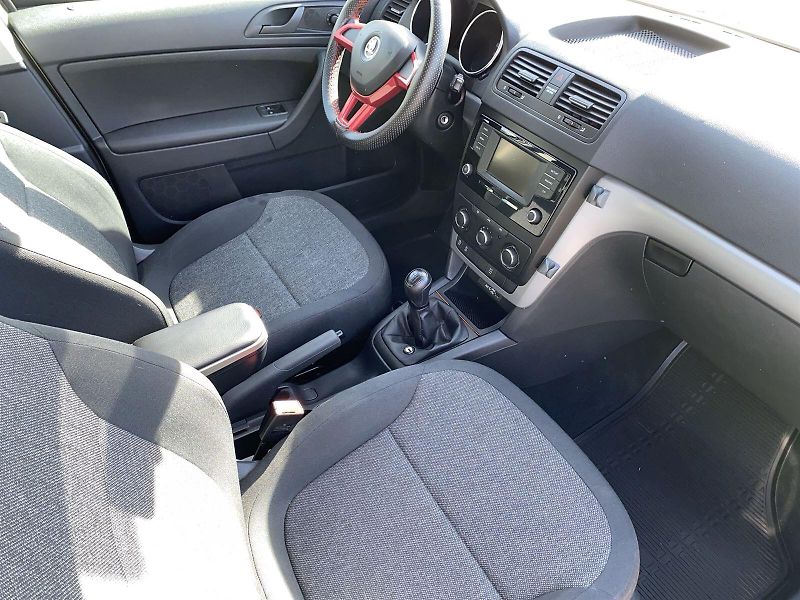 Škoda Yeti (2016) 1.2 TSI Active - fotka 9 z 23