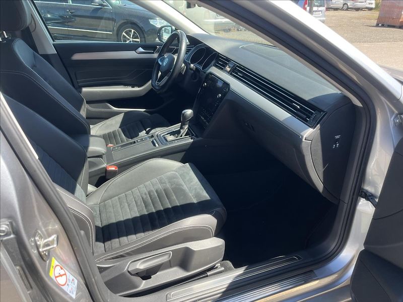 Volkswagen Passat 2,0 TDi 110KW DSG LED ELEGANCE - fotka 10 z 50
