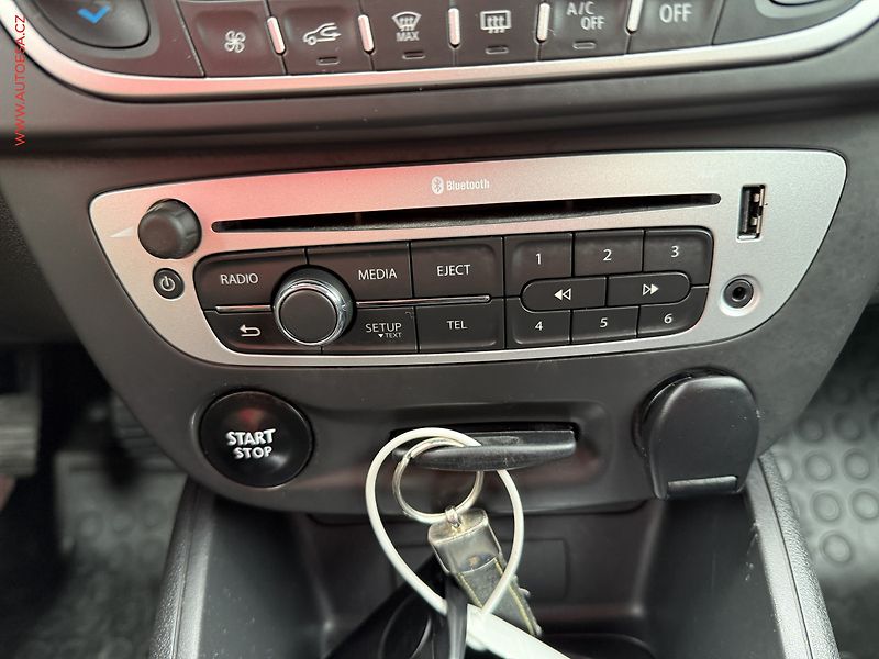 Renault Mégane (2016) 1.2 TCe, 1.maj,ČR, AC, park - fotka 15 z 16