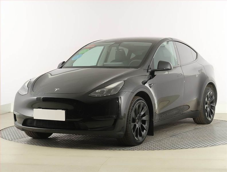 Tesla Model Y (2022) Long Range AWD 79kWh, SoH 91% - fotka 2 z 33