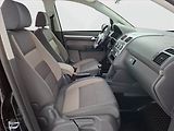 Volkswagen Touran (2008) Cross 2.0 TDI, Tempomat - náhled 9