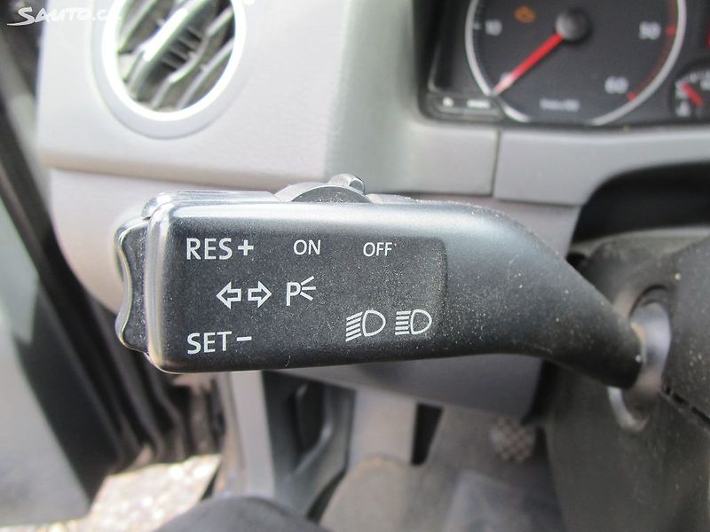 Volkswagen Golf Plus 1,9TDI - 77KW - NOVÁ STK - fotka 16 z 21
