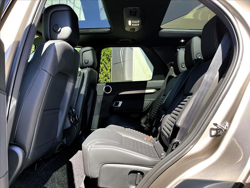 Land Rover Discovery (2026) 3,0 D250 DYNAMIC SE AWD - fotka 36 z 41