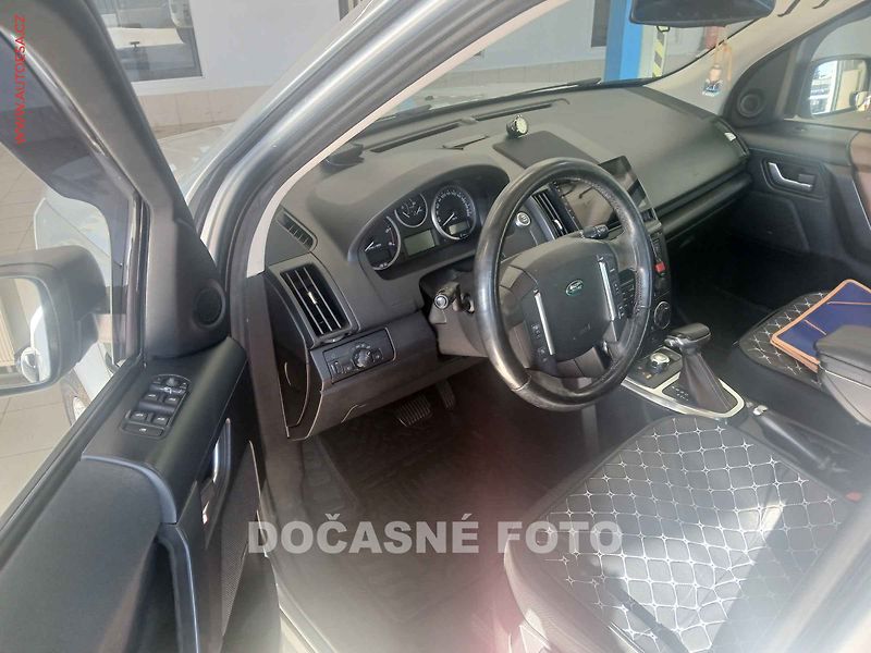 Land Rover Freelander (2011) 2.2TD4 4x4, servis.kniha, AT - fotka 3 z 3