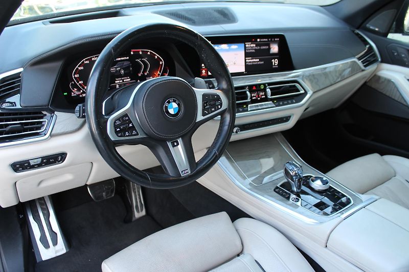 BMW X5 M50d - fotka 4 z 27