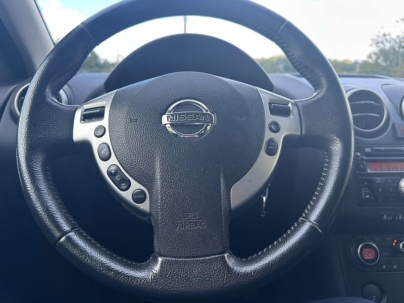 Nissan Qashqai (2009) 1.5dCi Tempomat/1MAJ/78kW - fotka 23 z 25