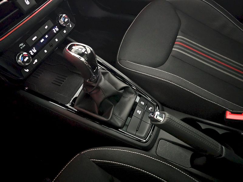 Škoda Kamiq (2025) 1.0TSI 85kW DSG MONTE CARLO TA - fotka 24 z 29