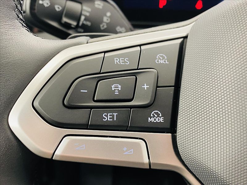 Volkswagen Tiguan 2,0 TDI 142kW 4Motion Elegance - fotka 13 z 24