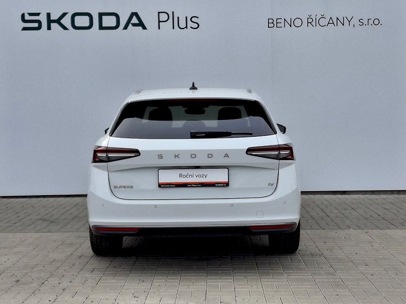 Škoda Superb (2025) Combi iV L&K DSG 1,5TSi 150kW - fotka 13 z 35