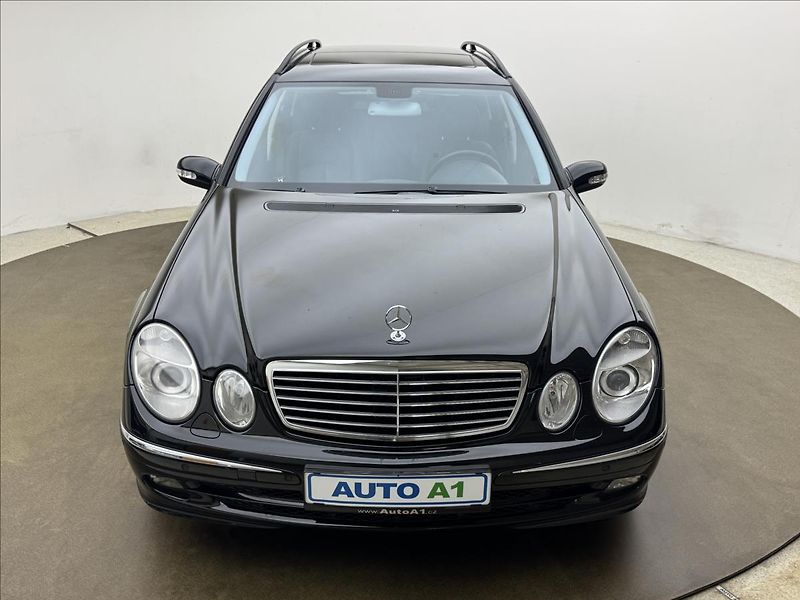 Mercedes-Benz Třídy E 3,0 280 V6 AT AVANTGARDE H/K - fotka 2 z 42