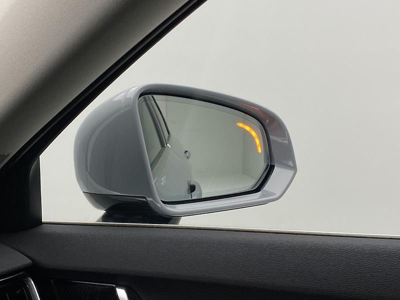 Volvo V90 T6 AWD RECHARGE CORE REZERVACE - fotka 36 z 60