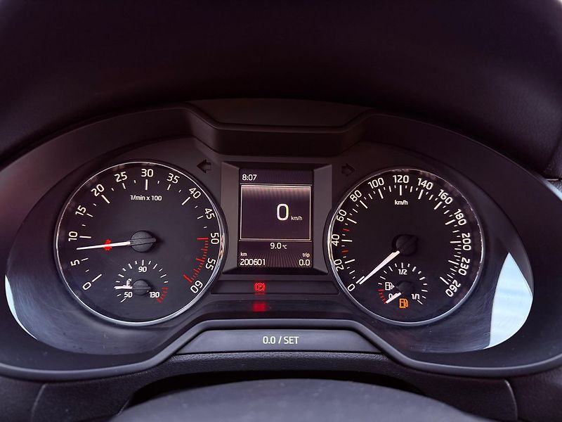 Škoda Octavia 1.6 TDi Elegance, ČR - fotka 15 z 21