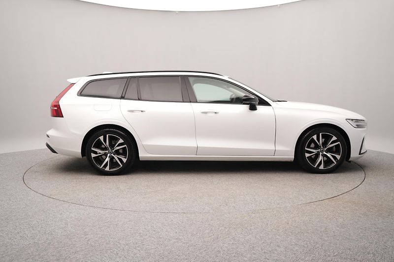 Volvo V60 B4 DARK PLUS AUT CZ 1.maj - fotka 11 z 44