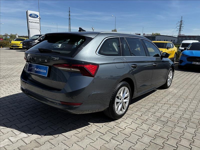 Škoda Octavia 2,0 TDI 110kW DSG Style Combi - fotka 5 z 39