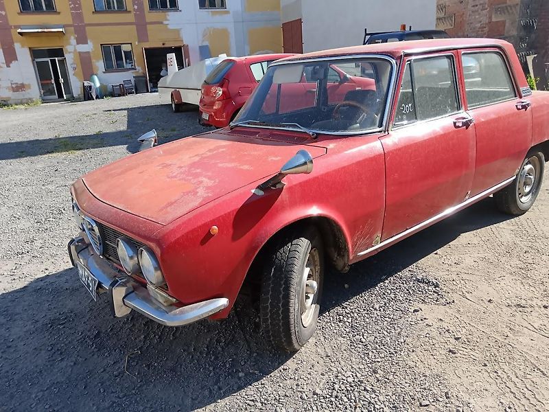 Alfa Romeo Ostatní (1973) Berlina 2000 - fotka 1 z 16