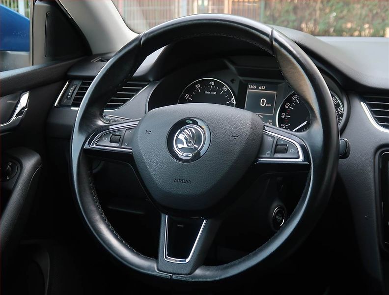 Škoda Octavia (2013) Elegance 1.4 TSI, Serv.kniha - fotka 16 z 19