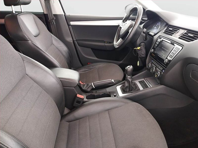 Škoda Octavia (2015) Elegance 1.6 TDI, Serv.kniha - fotka 9 z 22