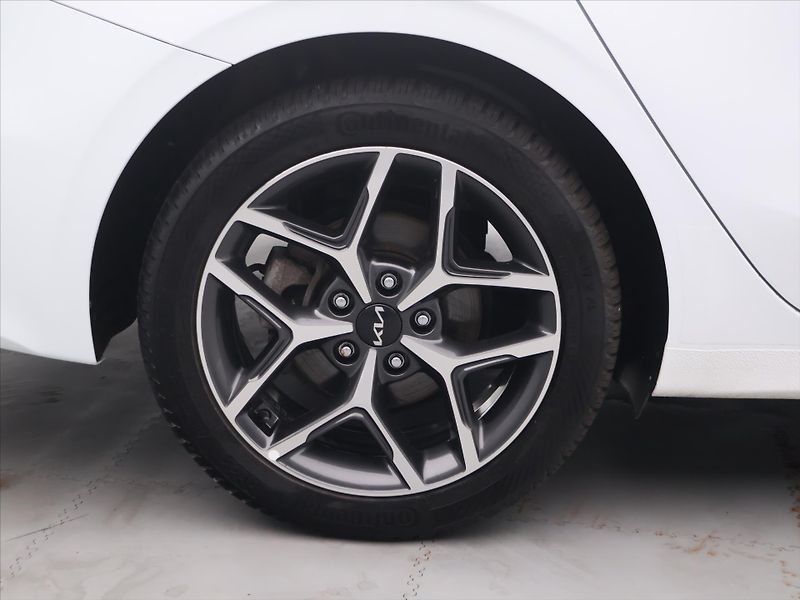 Kia Ceed SW 1,5 T-GDI 118kW TOP DCT CZ - fotka 23 z 30