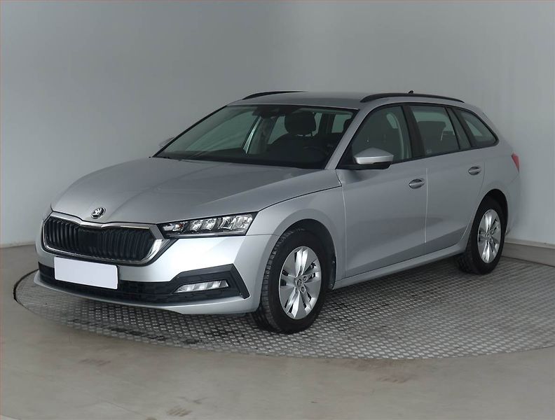 Škoda Octavia (2022) Ambition 2.0 TDI, ČR,1.maj - fotka 2 z 19