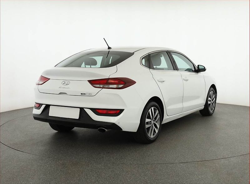 Hyundai i30 (2018) 1.4 T-GDI, ČR,1.maj - fotka 5 z 18