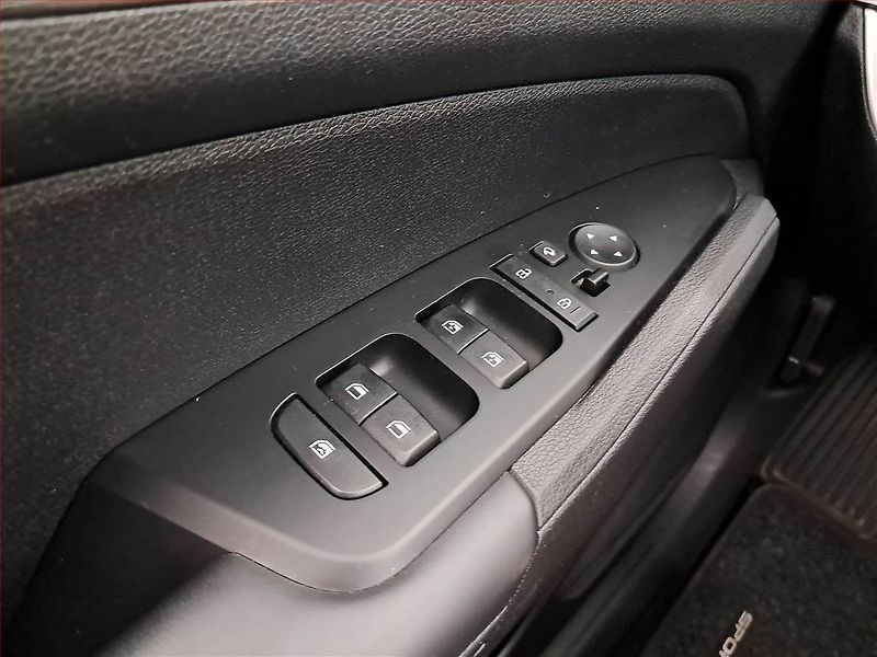 Kia Sportage (2023) Exclusive 1.6 T-GDI MHEV - fotka 21 z 21