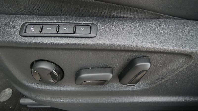 Škoda Kodiaq 2,0 TSI Sportline DSG 4x4 - fotka 23 z 25