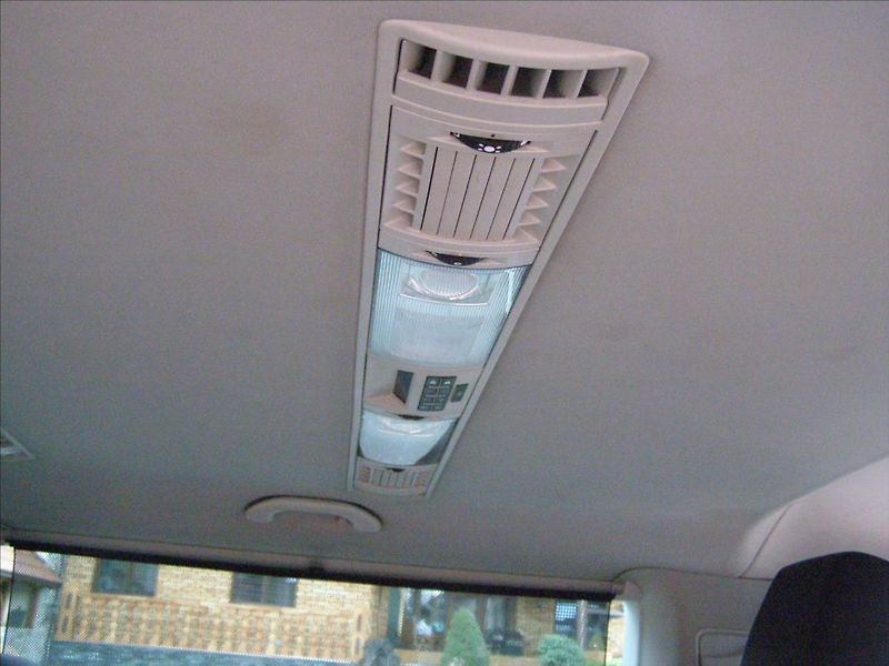 Volkswagen Caravelle 2,0   LONG  DSG po servisu 103 - fotka 23 z 38