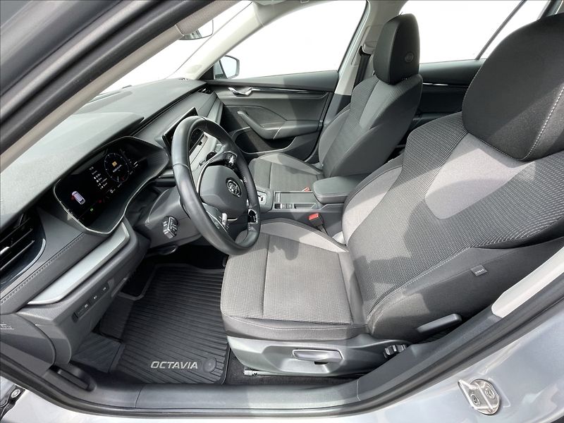 Škoda Octavia 2,0 TDI 4x4 DSG Ambition TAŽNÉ - fotka 4 z 23