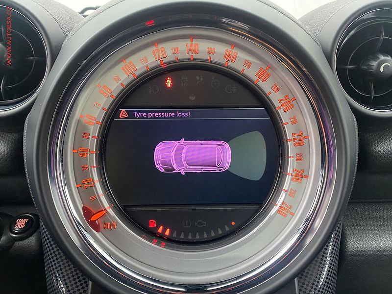 Mini Cooper S (2014) 2.0 D 4x4, Bixen, navi, park - fotka 17 z 18
