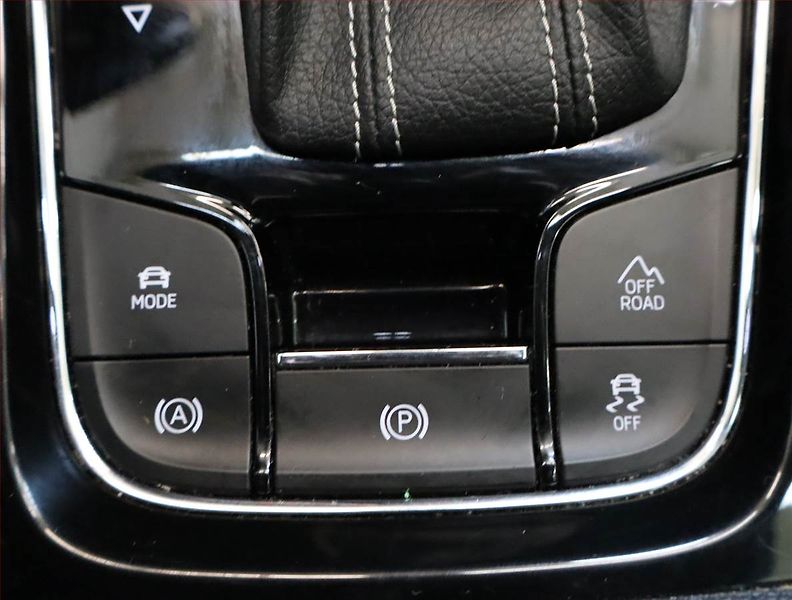 Škoda Karoq (2022) Sportline 2.0 TSI - fotka 21 z 24