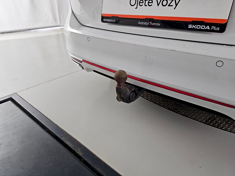 Volkswagen Passat (2018) 2.0TDI 140kW DSG R-line DSG 4x - fotka 34 z 35