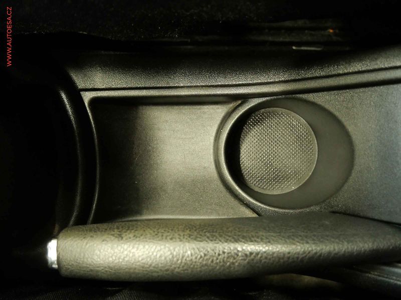 Citroën C4 (2007) 1.6i, ČR, AC, temp - fotka 21 z 22