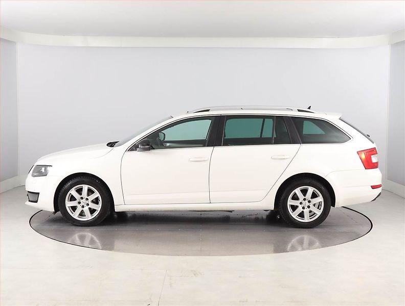 Škoda Octavia (2014) Elegance 1.6 TDI, Navi, Xenony - fotka 3 z 23