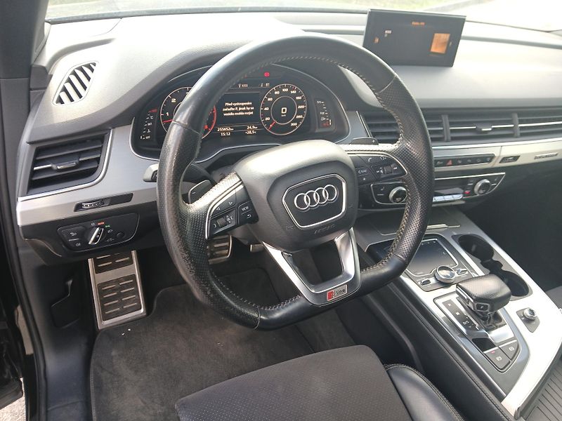Audi Q7 (2016) 3,0TDi S line - fotka 11 z 19