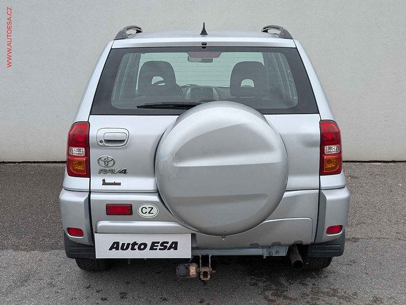 Toyota RAV4 (2004) 2.0 VVT-i 4WD, ČR, AC, TZ - fotka 5 z 15