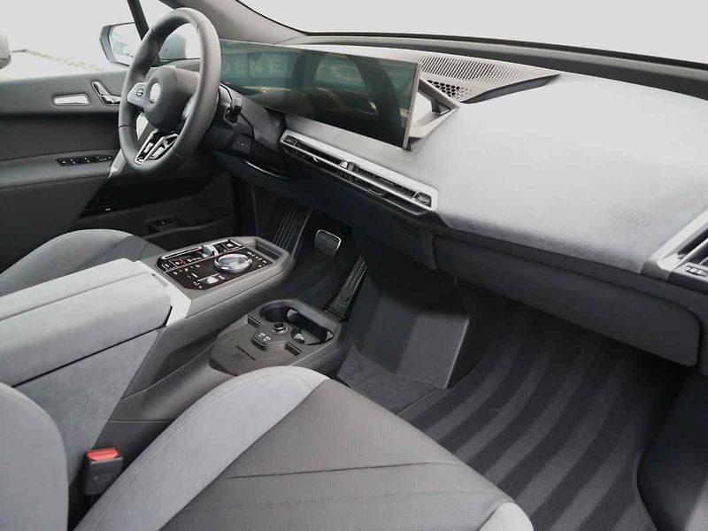 BMW iX - fotka 9 z 10