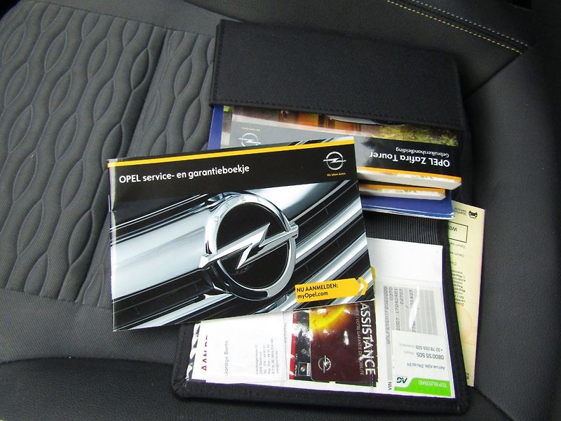 Opel Zafira (2015) 2.0 CDTi ÚPLNÁ SERVISNÍ HISTOR - fotka 40 z 48