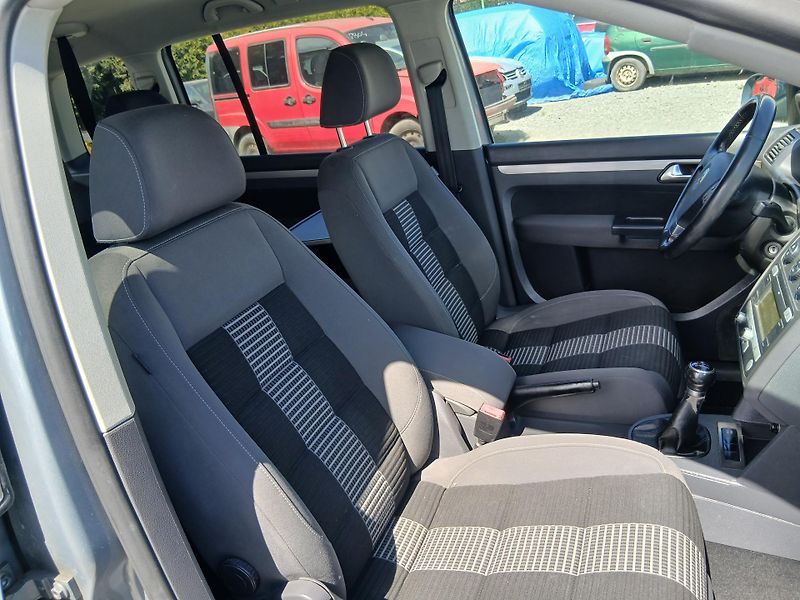 Volkswagen Touran 1.9 TDI, United, 6 rychl. - fotka 28 z 34