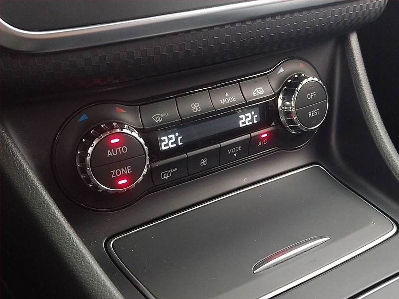 Mercedes-Benz Třídy A (2016) A 200, Automat, Serv.kniha - fotka 18 z 22