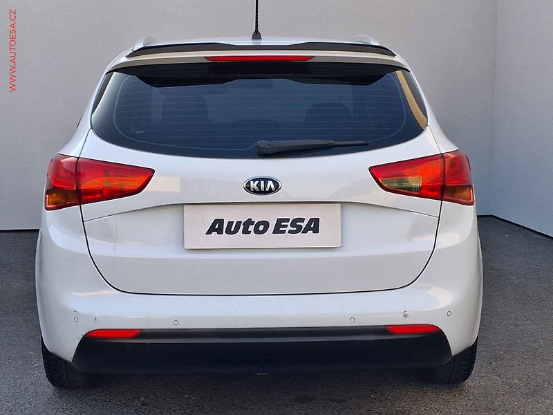 Kia Ceed (2017) 1.4 CVVT, ČR, LED, park.čidla - fotka 5 z 17