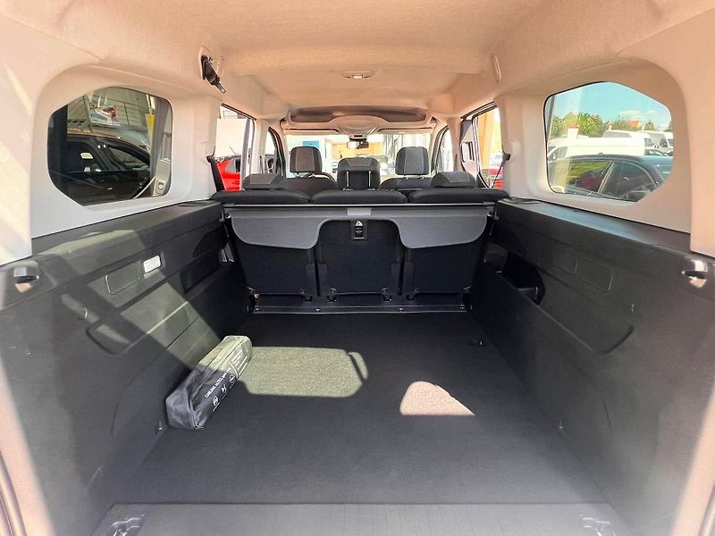 Opel Combo Eleg.Plus L2-1,5 CDTi AT8 - fotka 27 z 31