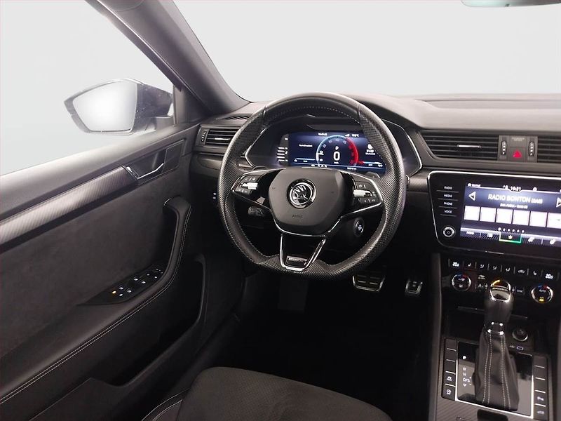 Škoda Superb (2022) Sportline 2.0 TDI - fotka 7 z 22