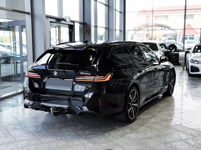 BMW Řada 5 520d xDrive M-Sport H/K ACC Ta - fotka 4 z 21