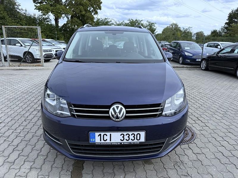 Volkswagen Sharan 2.0 TDI 135 kW Highline 7 míst - fotka 2 z 34