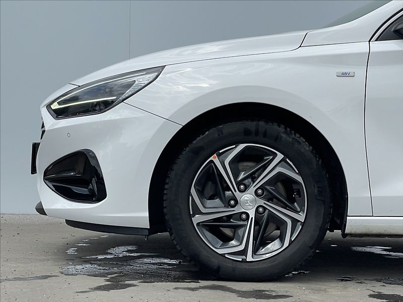 Hyundai i30 1,5 T-GDI Combi Smart - fotka 19 z 23