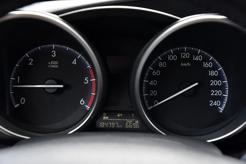 Mazda 3 2.2 MZR-CD 6st,KLIMA,TEMP,ALU - fotka 17 z 40